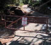 TUN012 Entrance gate to La Cumbre Peak